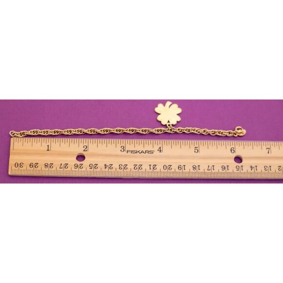 Vintage Four Leaf Clover 1981 Gold Tone Bracelet by Avon 6 1/2 Inches - Q9 - Picture 3 of 3